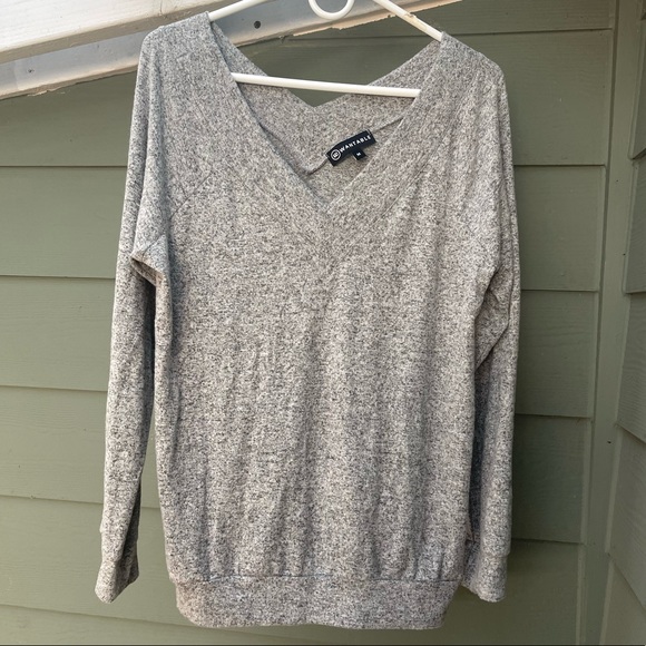 Wantable Sweaters - NWOT Soft Grey V-neck Wantable Sweater Medium